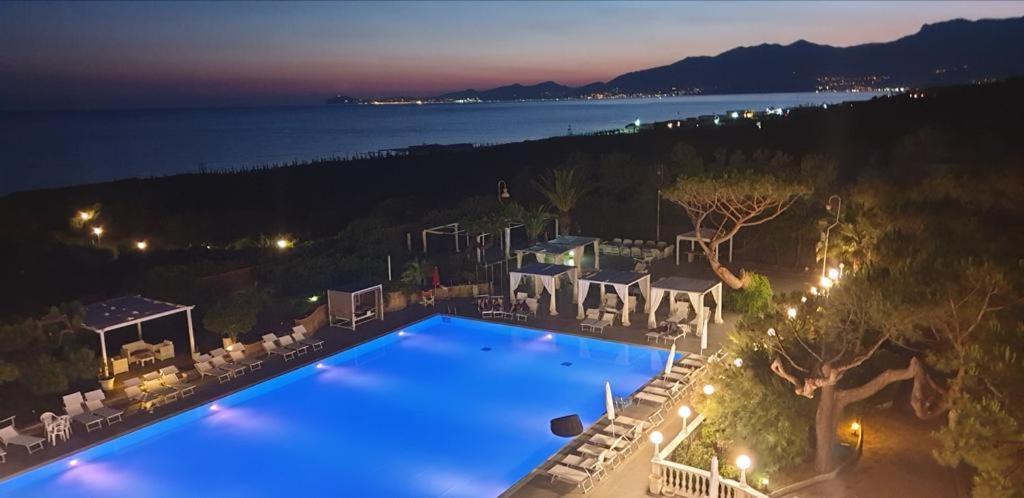 Domizia Palace Hotel Baia Domizia Εξωτερικό φωτογραφία