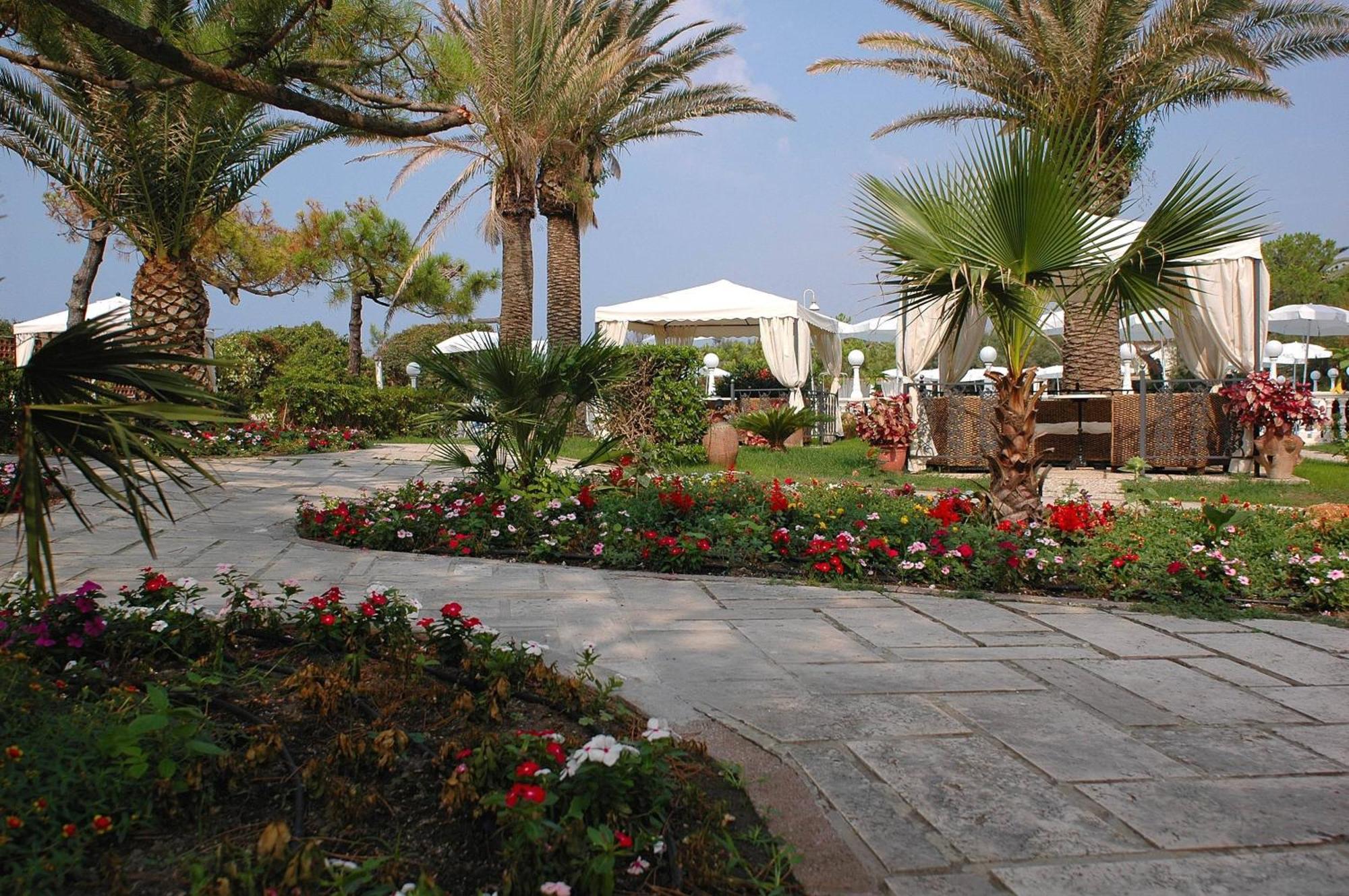Domizia Palace Hotel Baia Domizia Ανέσεις φωτογραφία